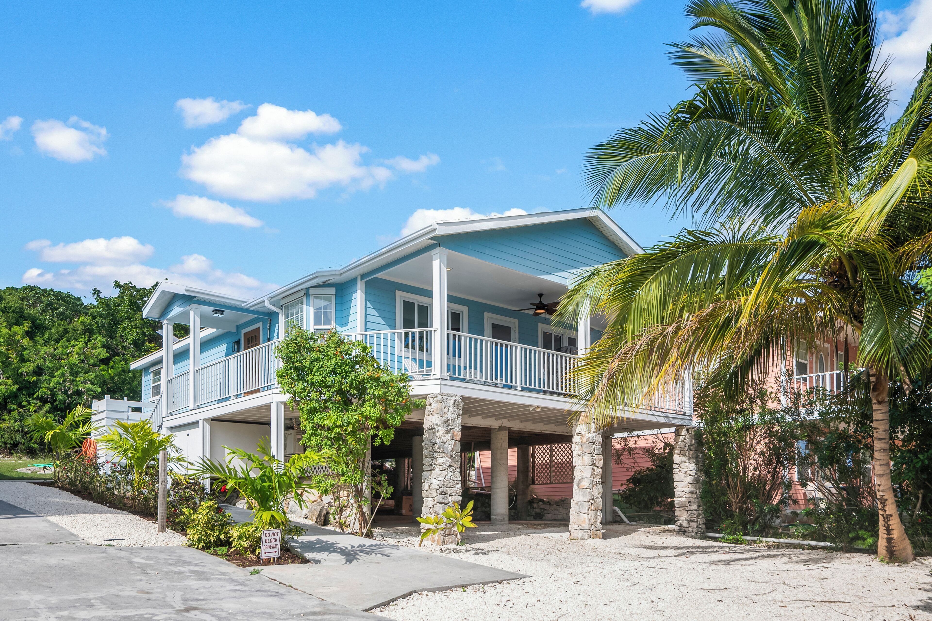 Luxury Hillside Retreat